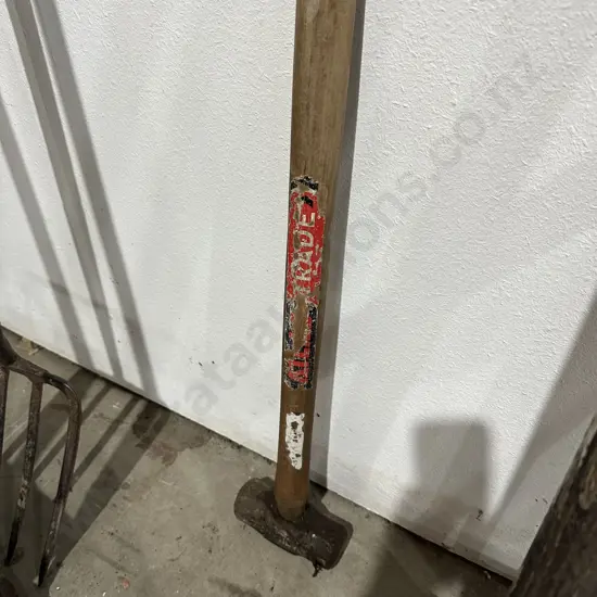 sledge hammer