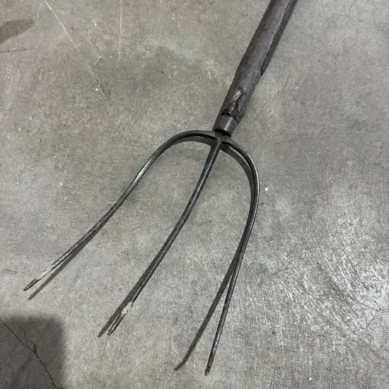 3 prong hay fork - average nic