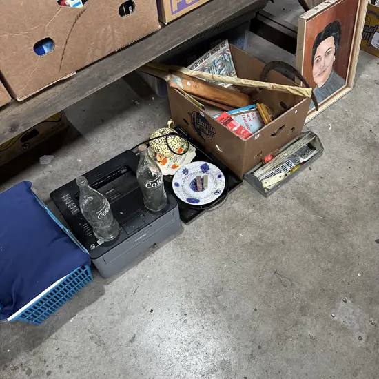 Bay lot of assorted items.