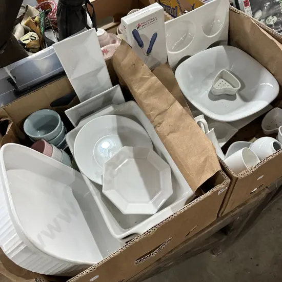 Two boxes white arcopal and maxwell williams dinnerware plus ramekins etc.