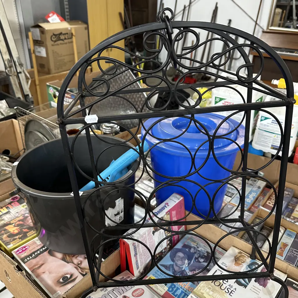 bucket, bin, brush/shovel, wine rack Image 1++