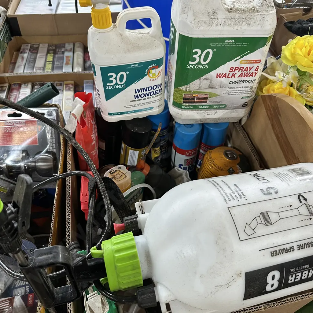 Box lot 30 seconds product, weed killer, portable gas cylinder, 5L sprayer. Image 1++