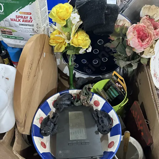 Box lot large server, rimu bread board, bowls, planters and batteries etc.