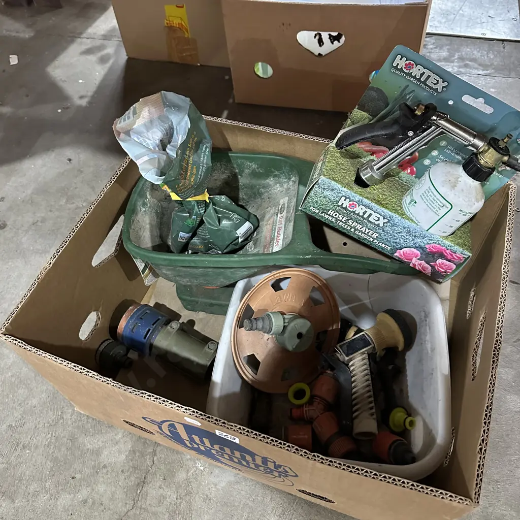 Box lot gardening items including hand held spreader plus fertiliser sprayer etc. Image 1++