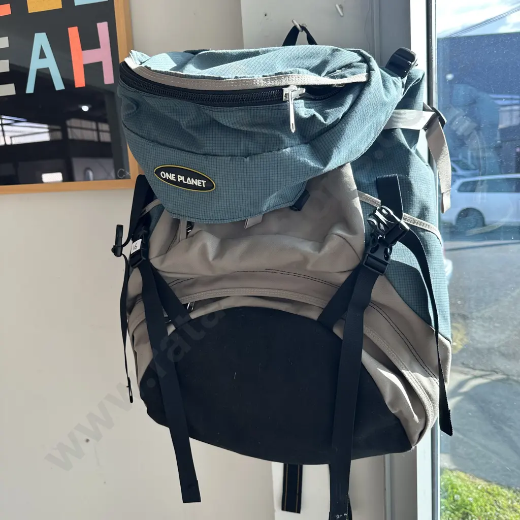 large One Planet back pack Image 1++