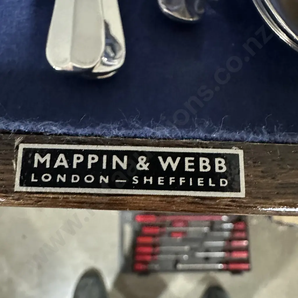 Mappin & Webb boxed canteen of cutlery Image 1++