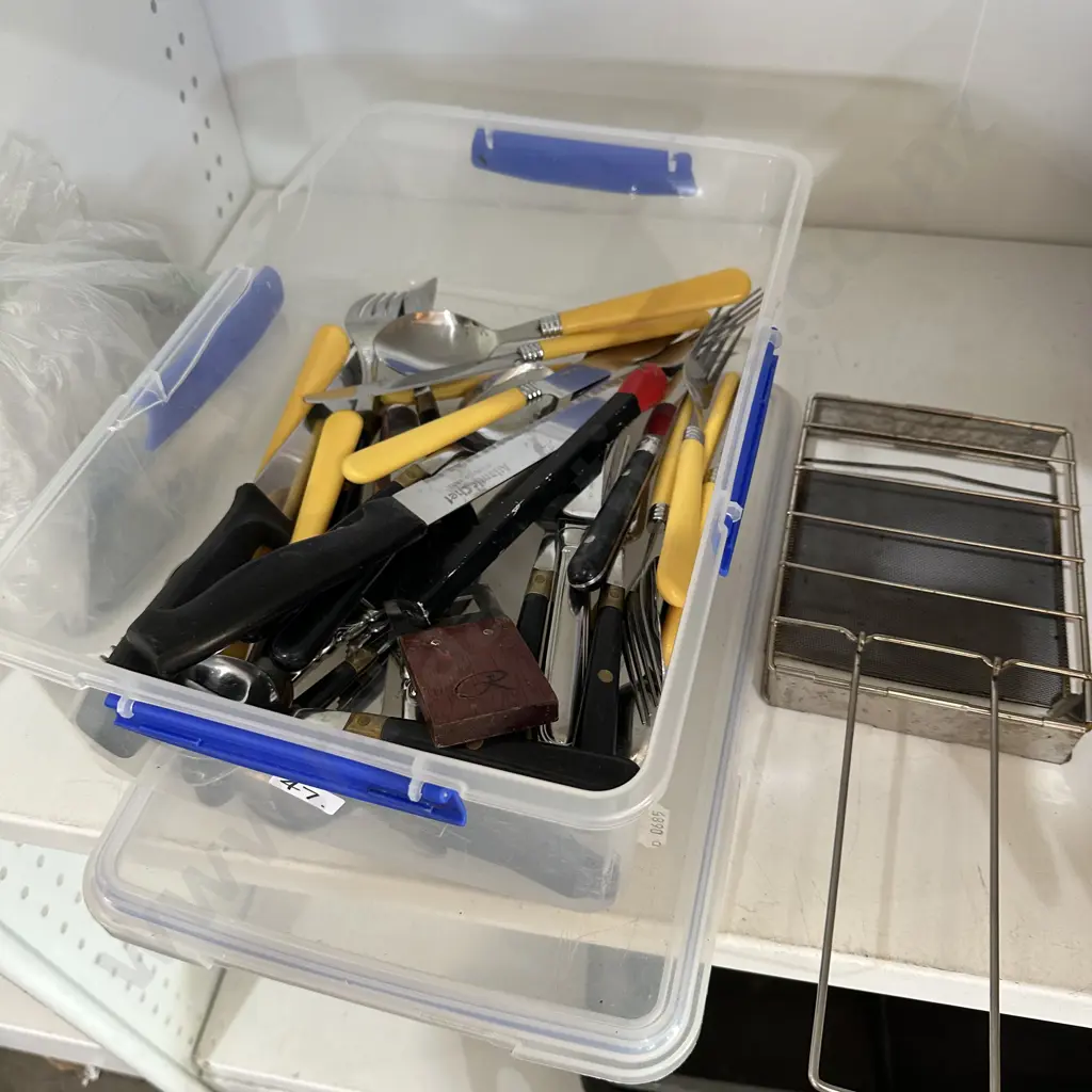 cuttlery and camping toaster Image 1++