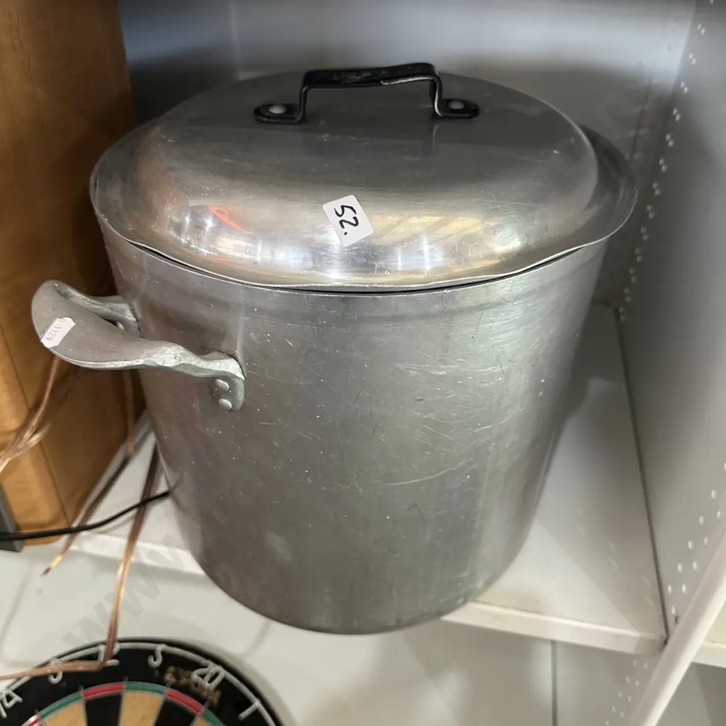 large stock pot Image 1++