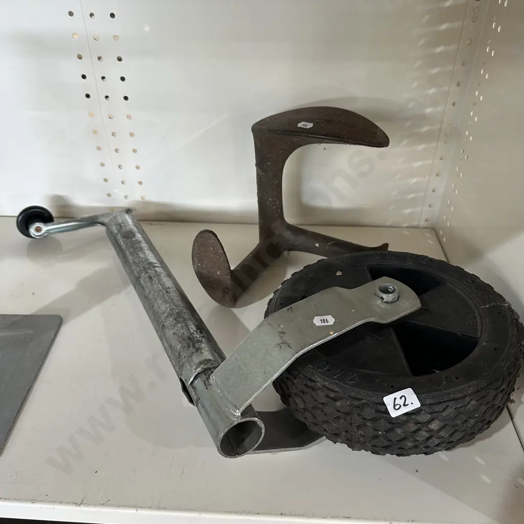 shoelast and jockey wheel Image 1++