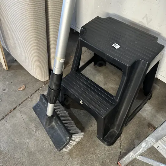 wire rack, step and brush