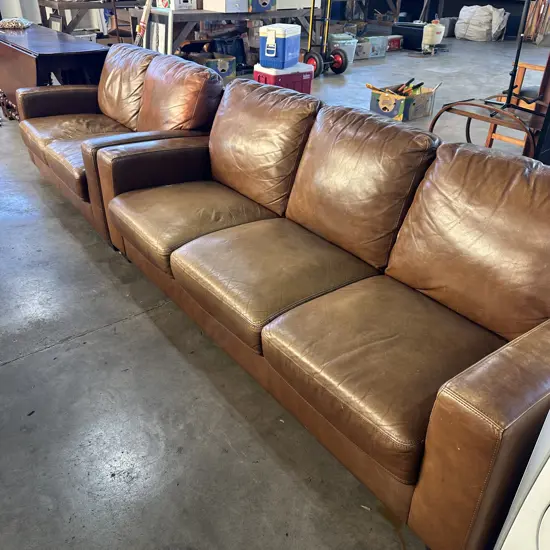 Leather Natuzze lounge suite