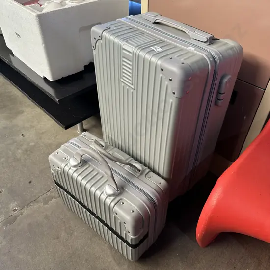 2 x travel cases