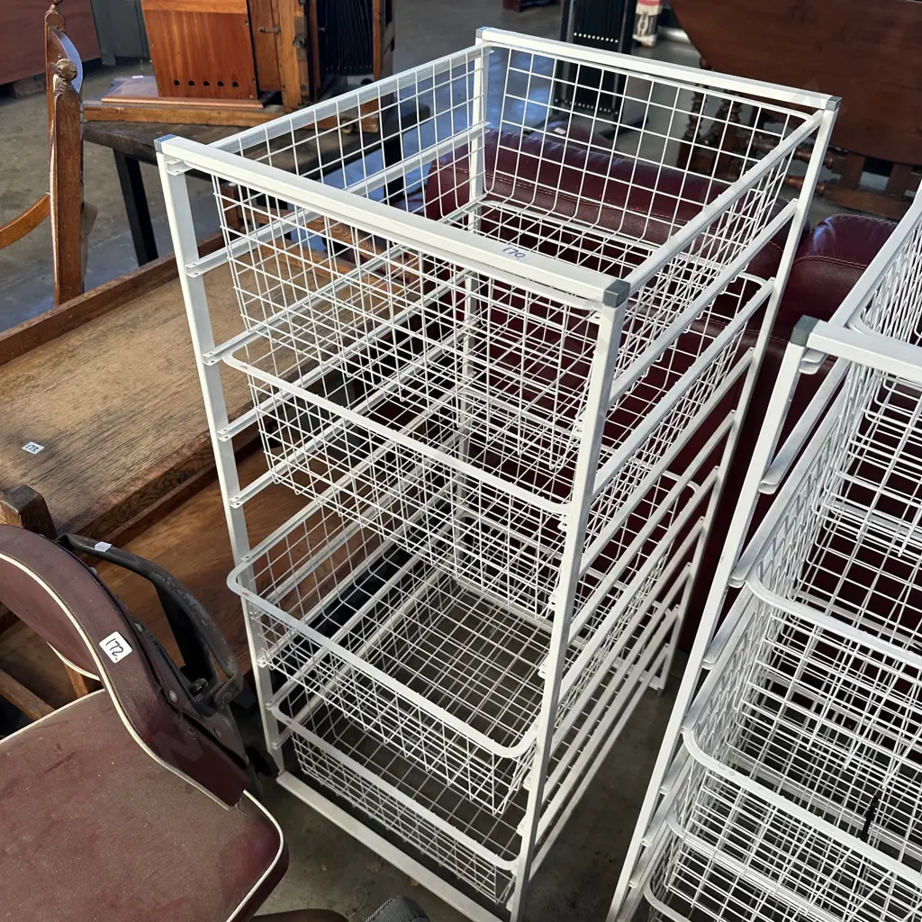 wire basket stand Image 1++