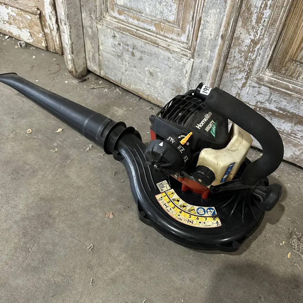 petrol garden blower Image 1++