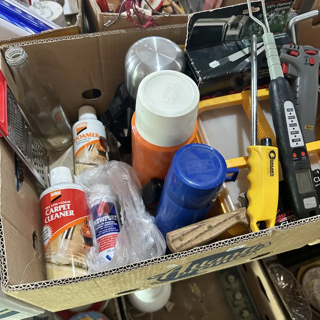 Box lot clever and knife sharpener, carpet cleaner, gas lighter and gas refill etc. Image 1++