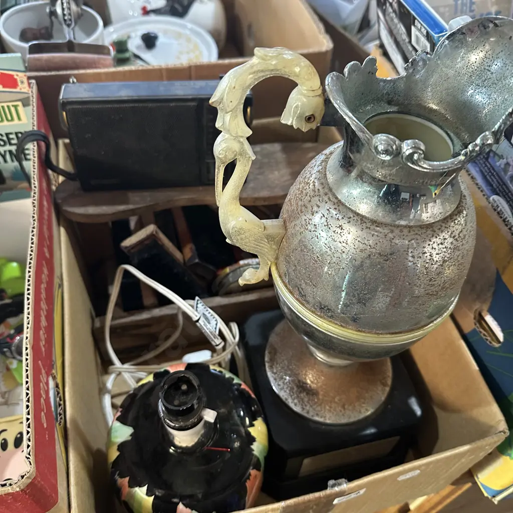 Box lot shoe polish kit, ceramic lamp and trophy plus vintage radio. Image 1++