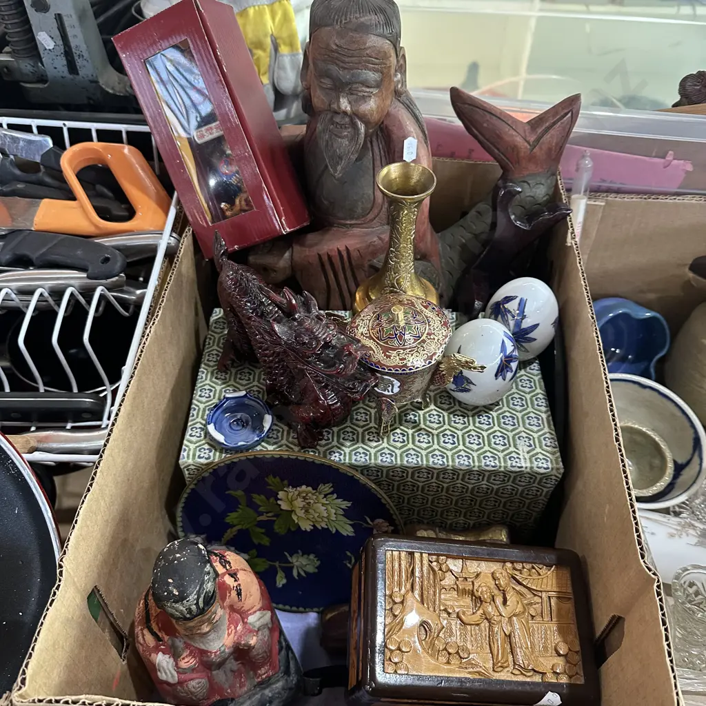 Box lot vintage hand carved Chinese wooden figure, dragon, solid brass vase etc. Image 1++