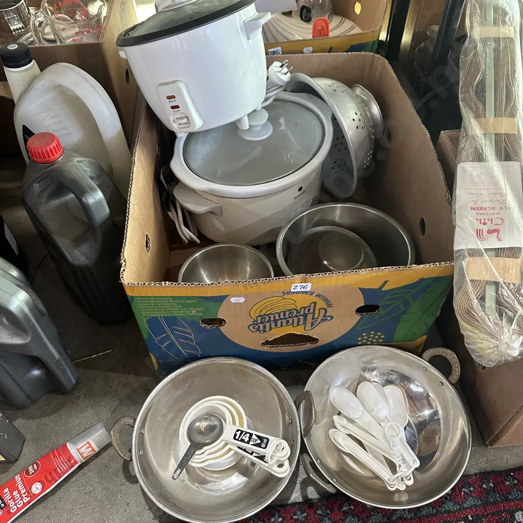 Slow cooker, rice cooker, s/s mixing bowls etc. Image 1++