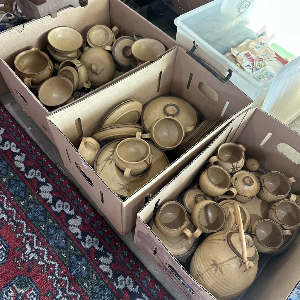Three boxes of pottery. Image 1++