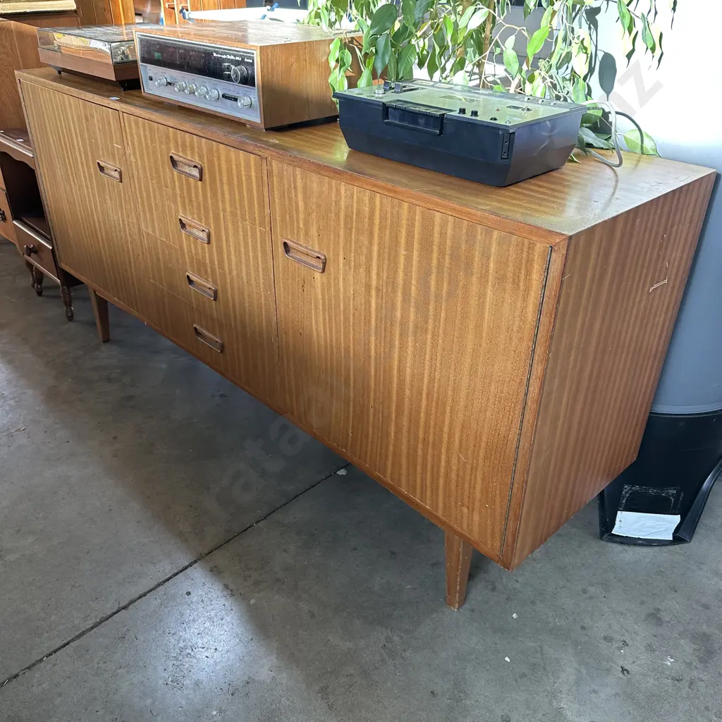 Mid-Century sideboard 1825 x 450 Image 1++