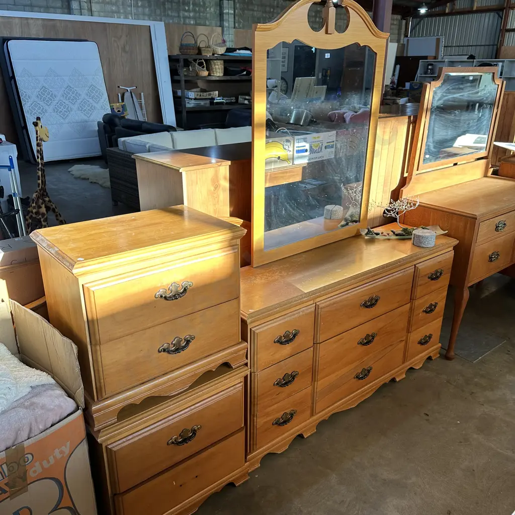 average bedroom suite plus Pine cabinet Image 1++