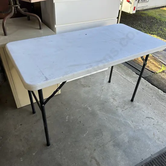 1200 x 600 folding leg table