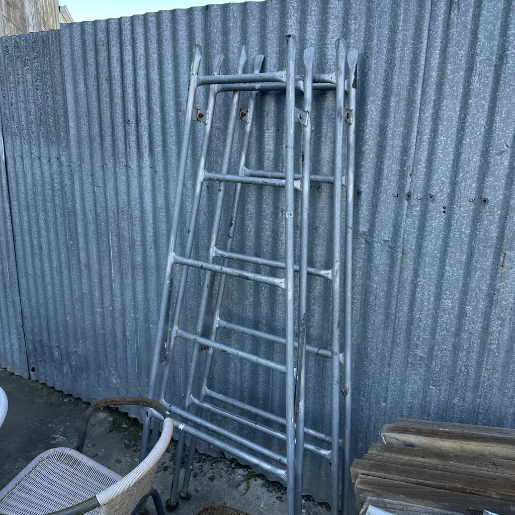 painters trestles Image 1++