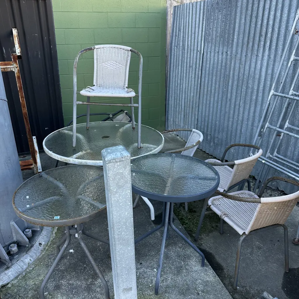outdoor glass top tables and chairs Image 1++