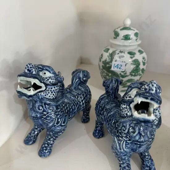 Ginger jar and pr of Foo dogs