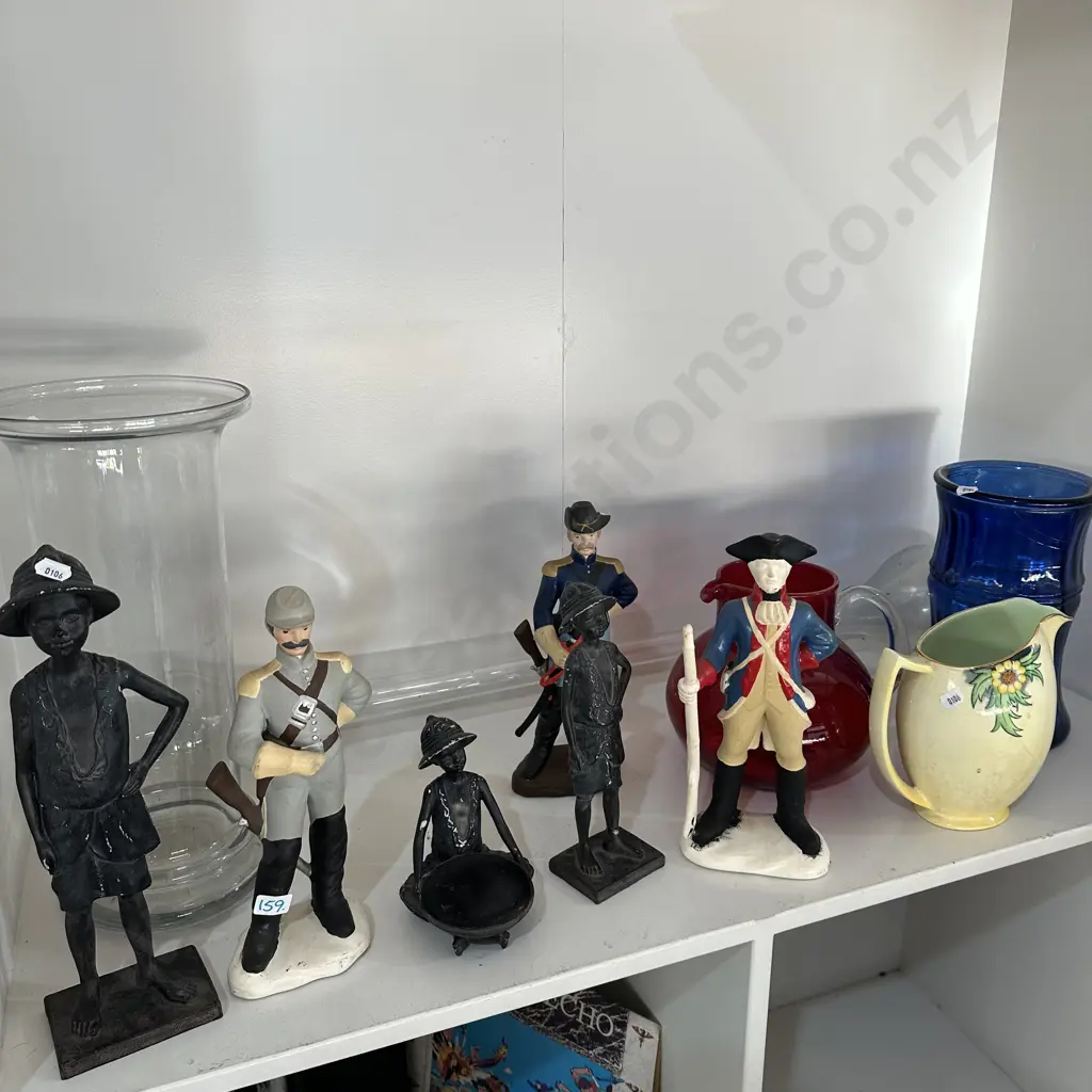selection vases, figures, jugs and yardglass Image 1++