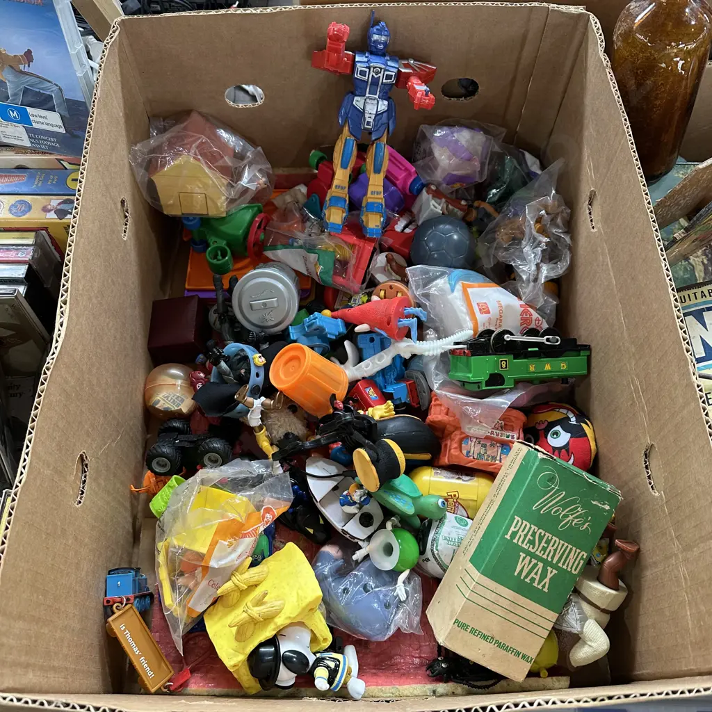 toys and preserving wax Image 1++