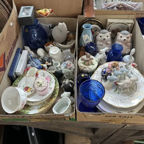 2 boxes collectables