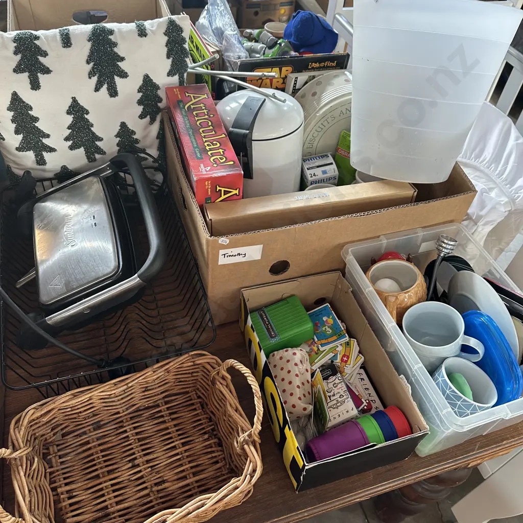 large lot, bins, trays, game, toasty etc Image 1++
