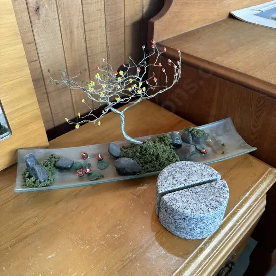 quartz base and metal art tree