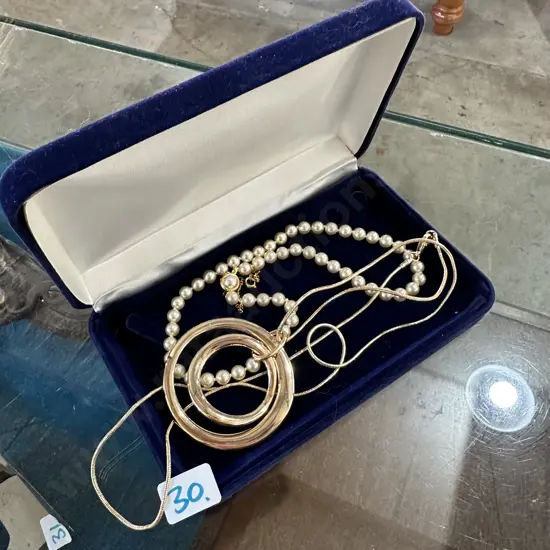Pearl & hoop pendant necklaces