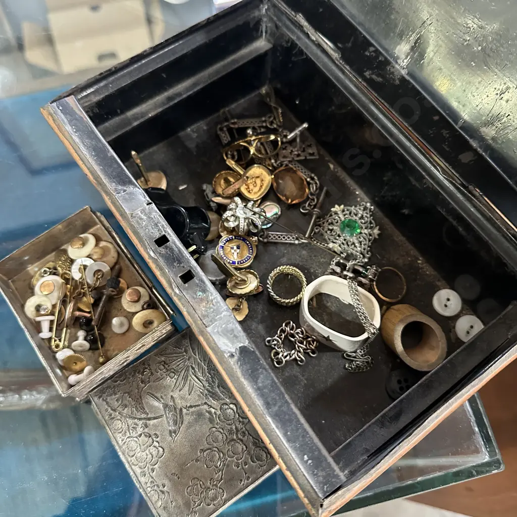 antique cash tin, costume jewellery, cuff links etc Image 1++
