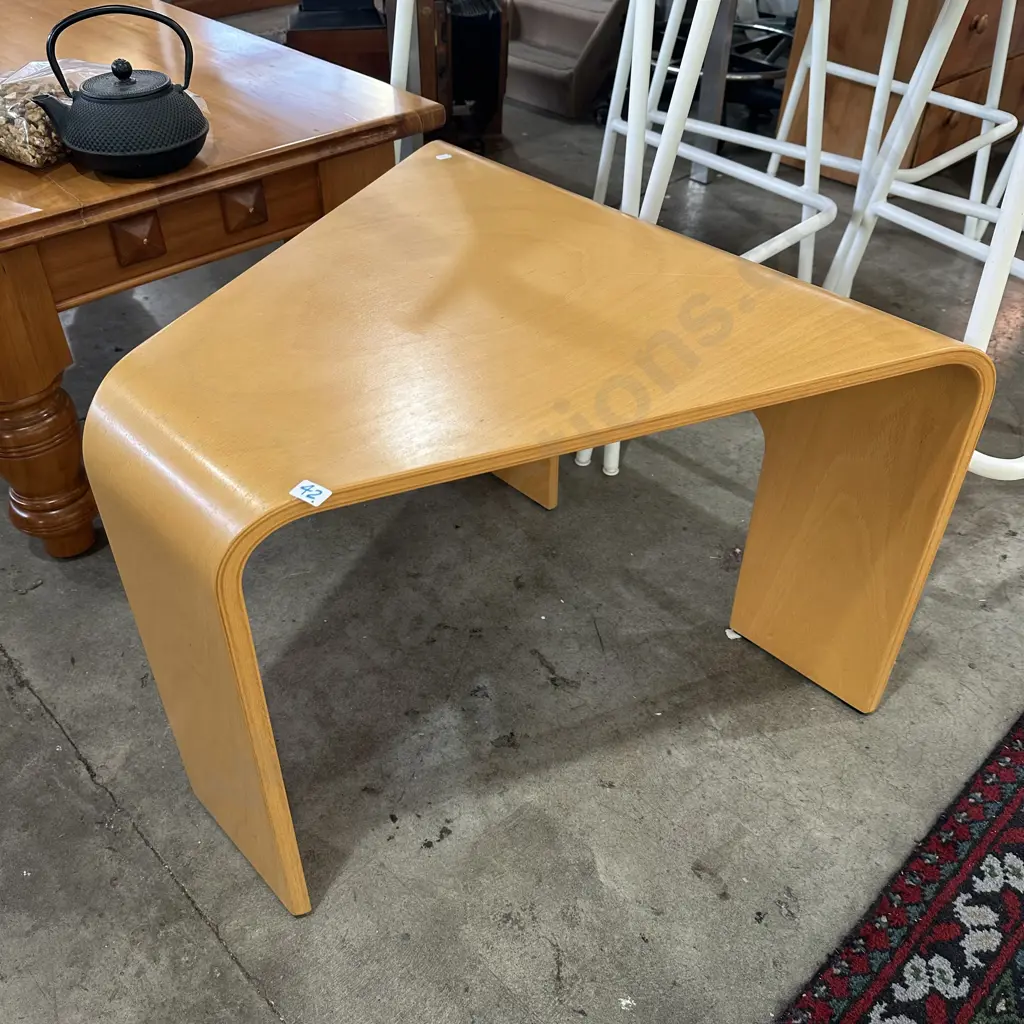 modern design side table Image 1++