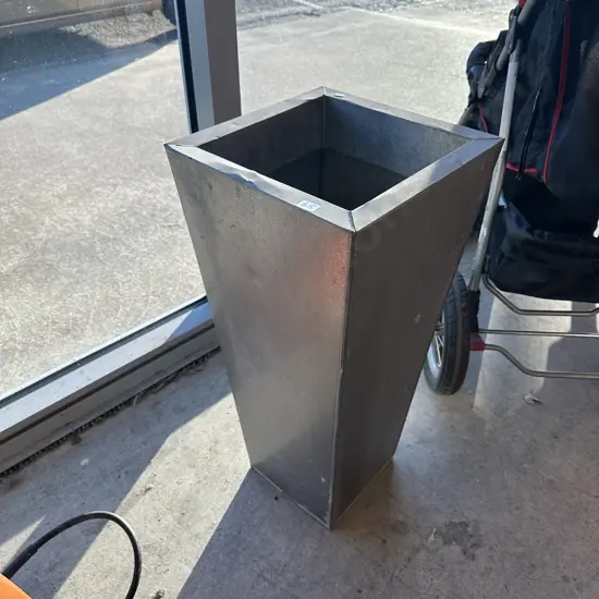 tin planter