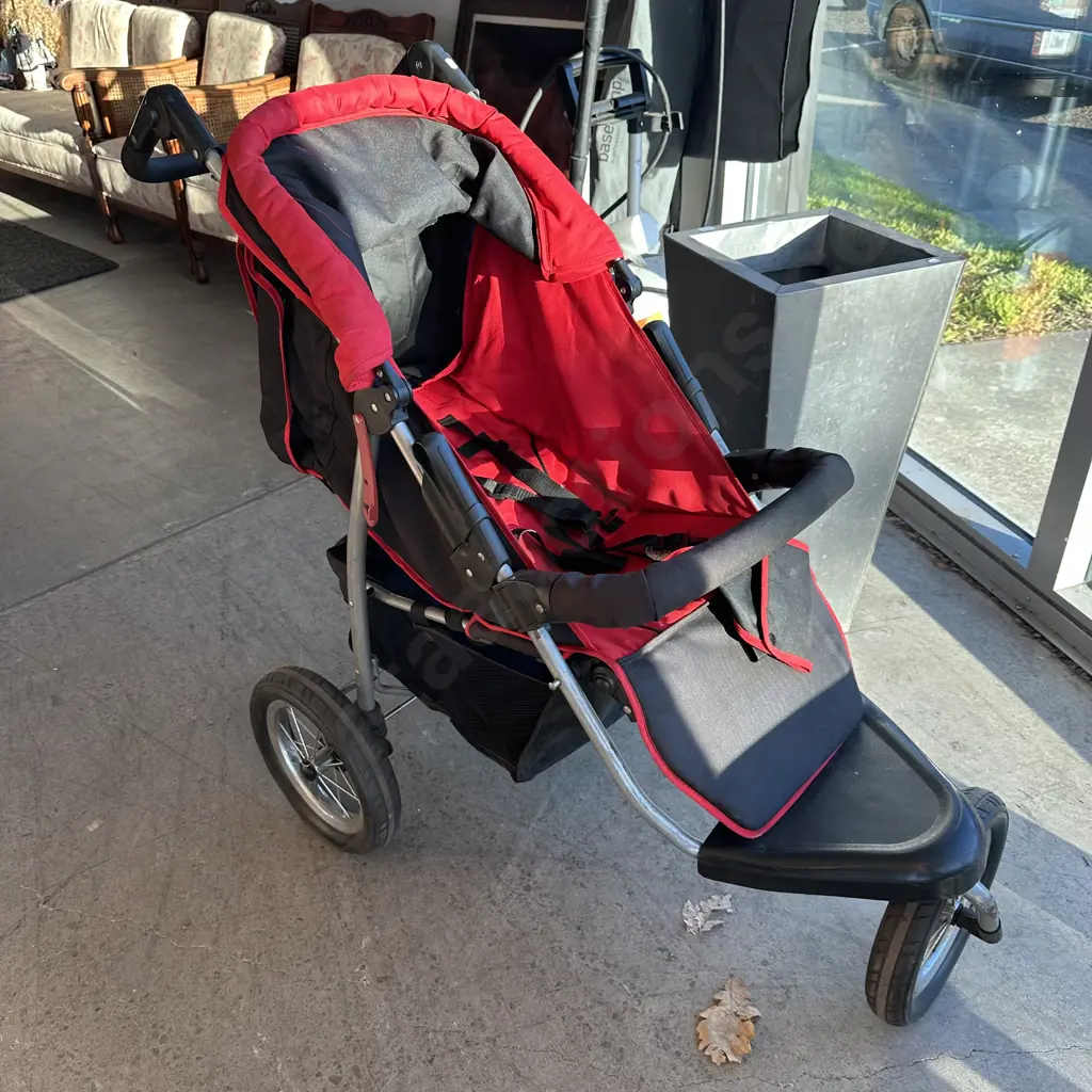 push chair Image 1++