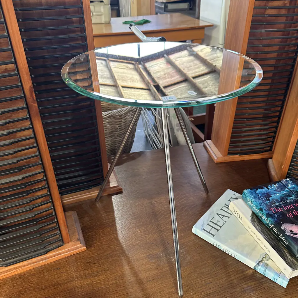 mirror side table Image 1++