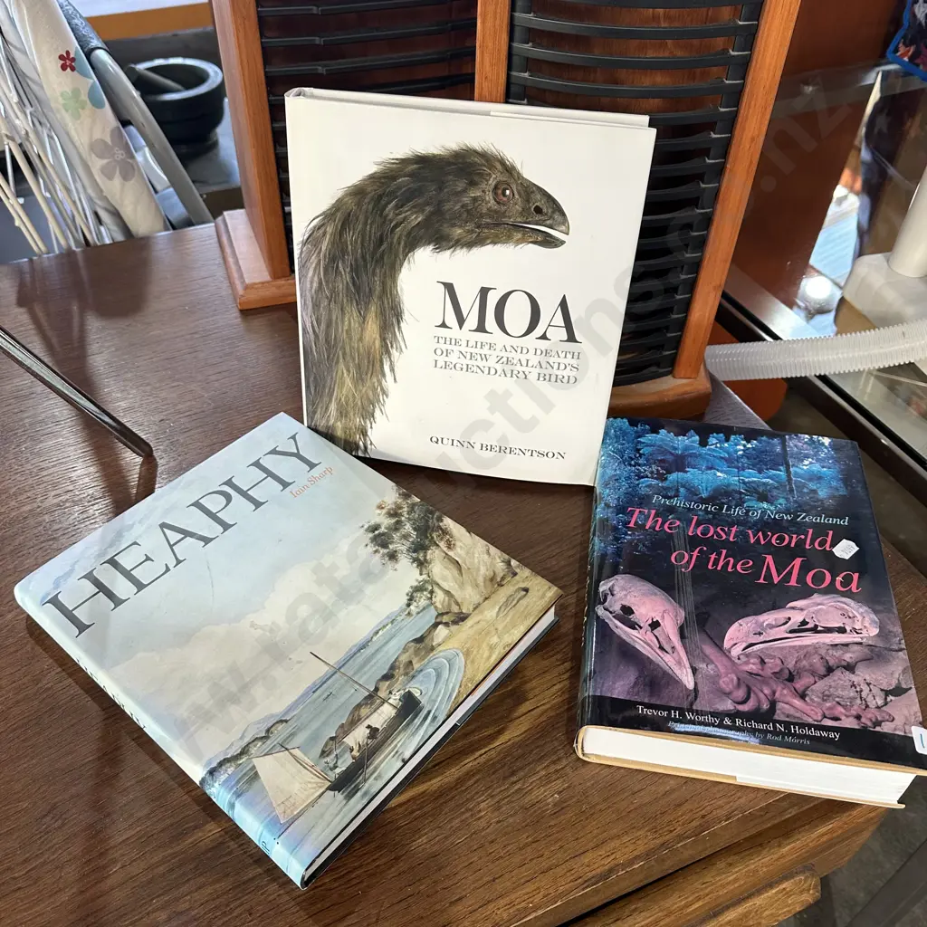 Moa & Heaphy books Image 1++