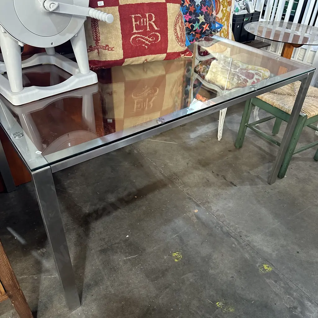 Stainless steel & glass table 1400 x 900 Image 1++