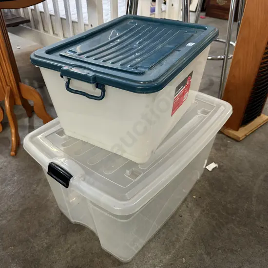 2 lidded plastic bins