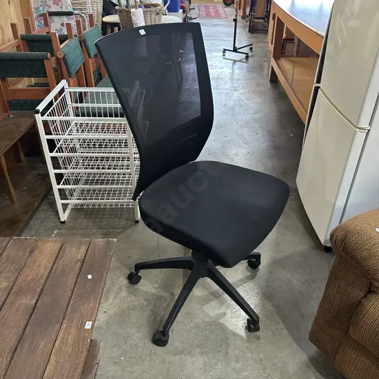 tidy Jasper J office chair