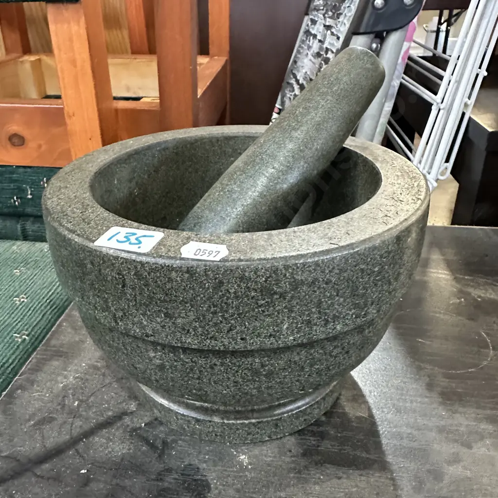 heavy duty pestle & morter Image 1++