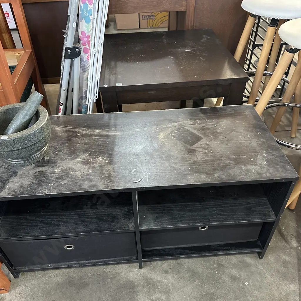 2 side tables Image 1++