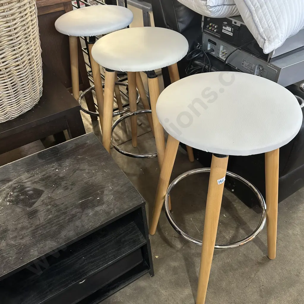 3 x swival bar stools Image 1++