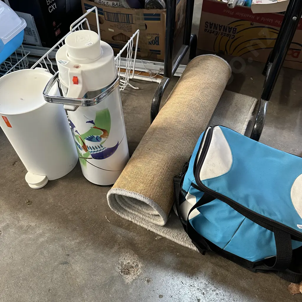 Pedal bin, magazine rack, mat and cooler bag. Image 1++