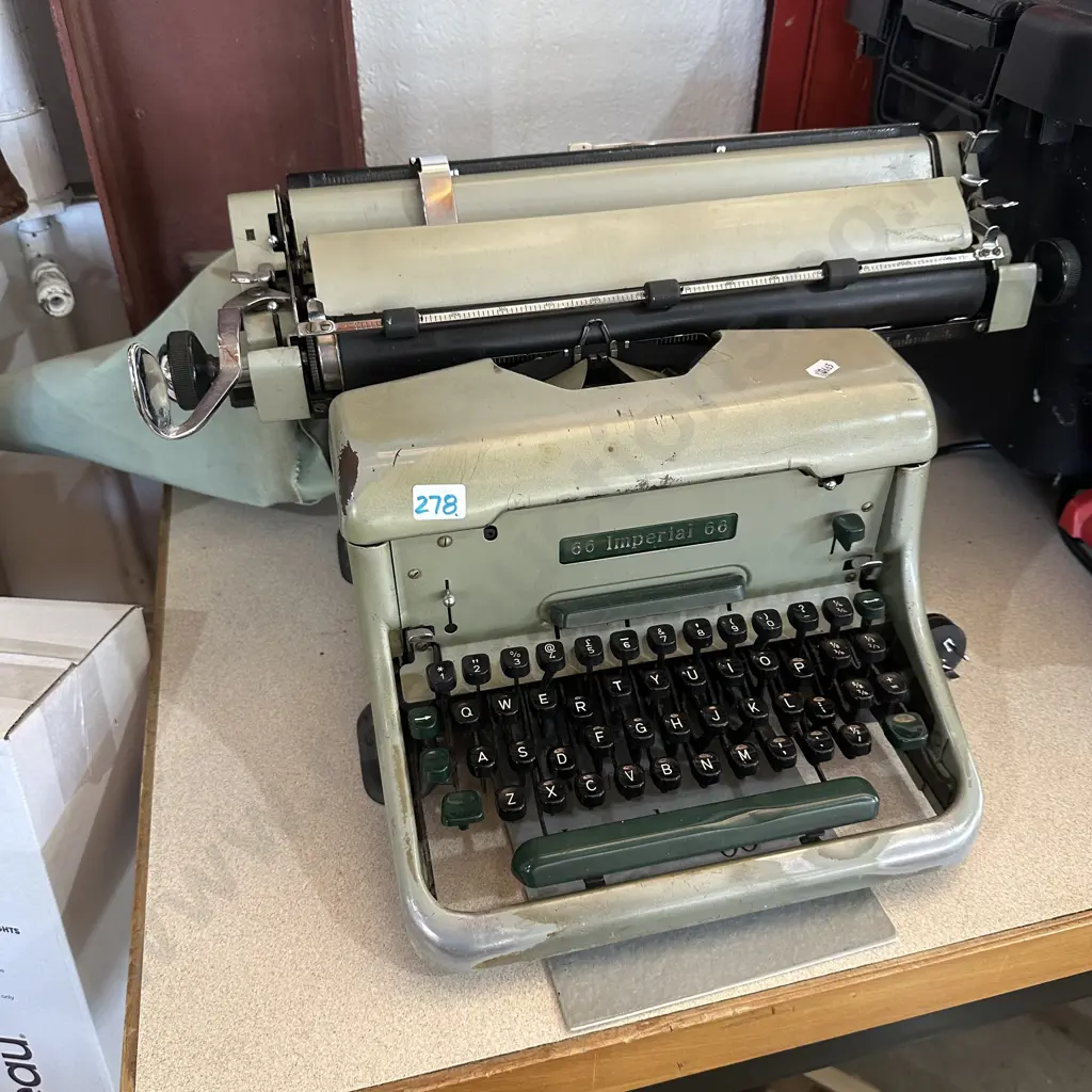 Vintage Imperial 66 typewriter. Image 1++
