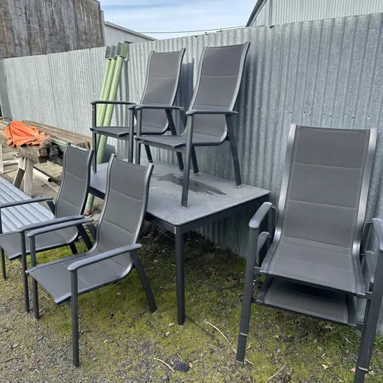 Outdoor table & 6 chairs